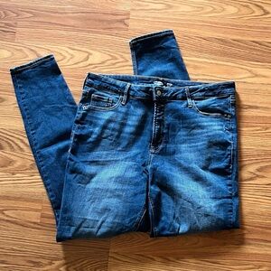 Old Navy Women’s Rockstar Super Skinny High Rise Distressed Jeans